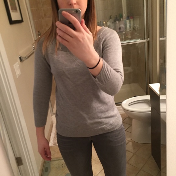 Adorable grey Gap sweater! - Picture 2 of 3